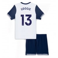 Camisa de Futebol Tottenham Hotspur Destiny Udogie #13 Equipamento Principal Infantil 2024-25 Manga Curta (+ Calças curtas)